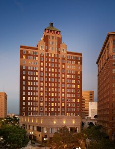 Гостиница The Plaza Hotel Pioneer Park