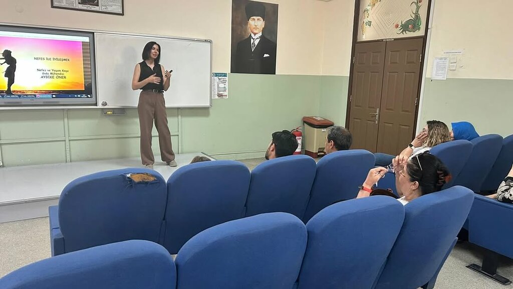 Lyceum Manisa Anadolu Ogretmen Lisesi, Manisa, photo