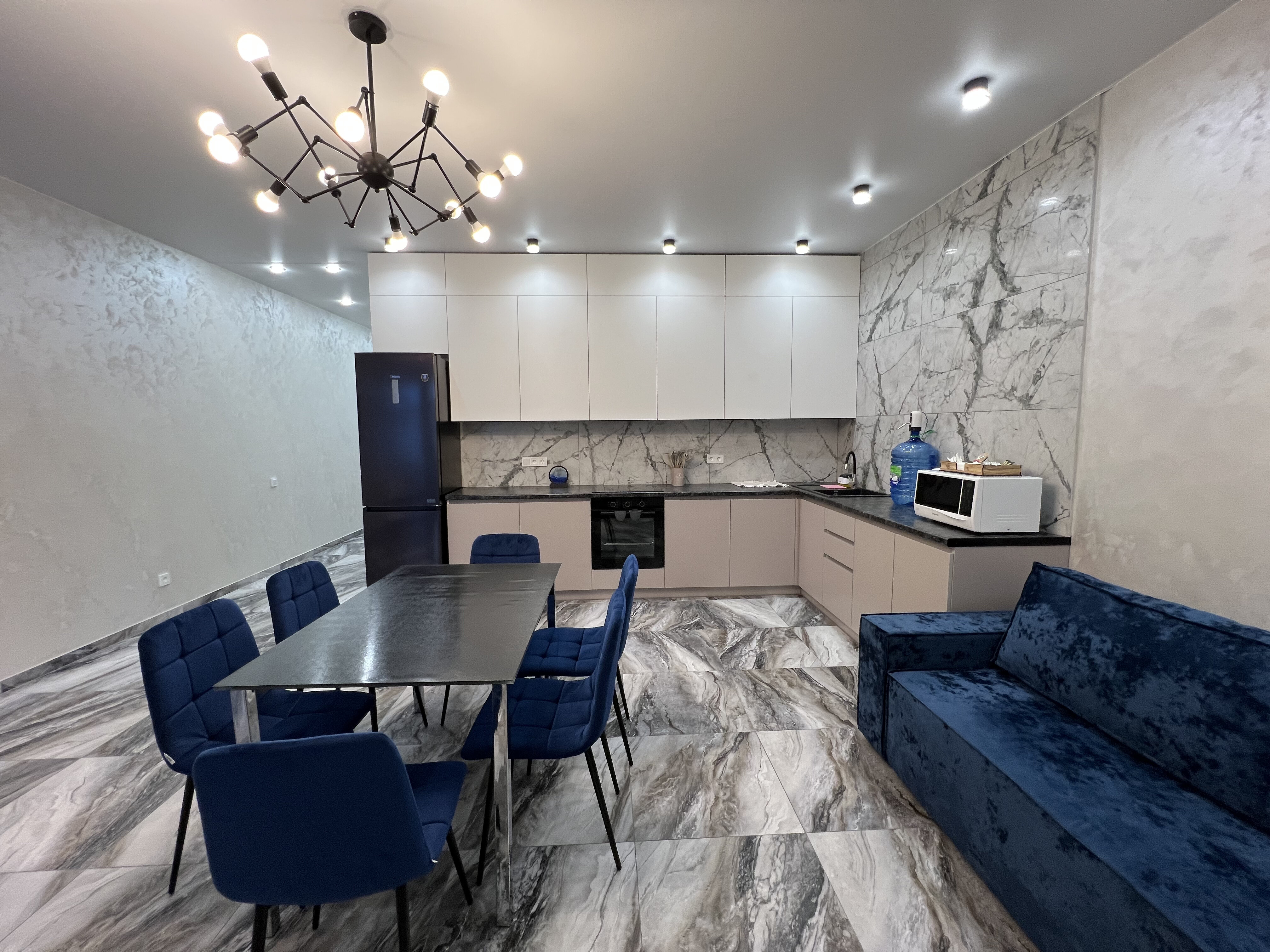 Фото Альмари