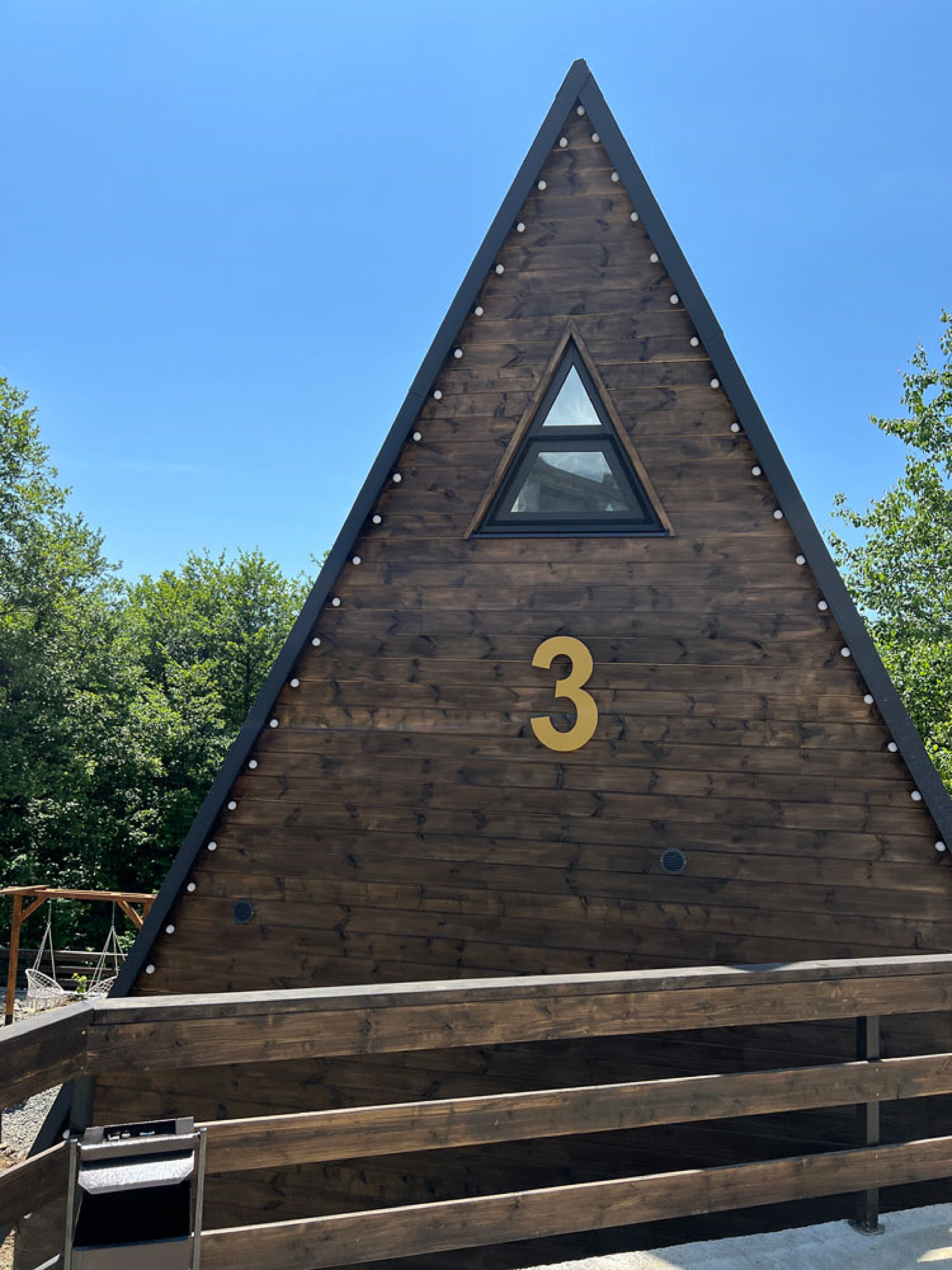 Фото Коттедж в лесу