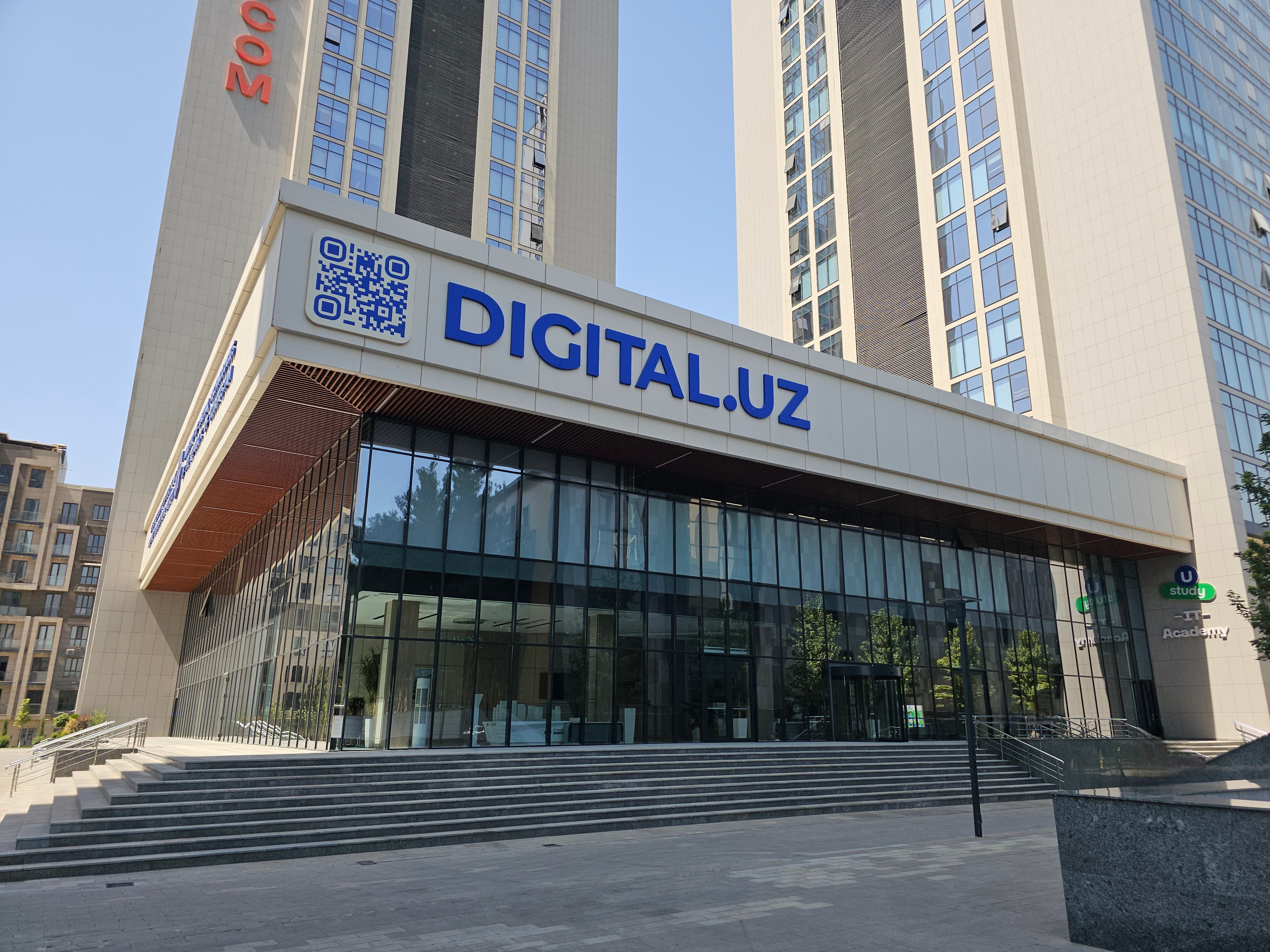 Telefondan ahmoq porno video