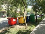 Waste sorting (Yerevan, Svachyan Street), waste sorting