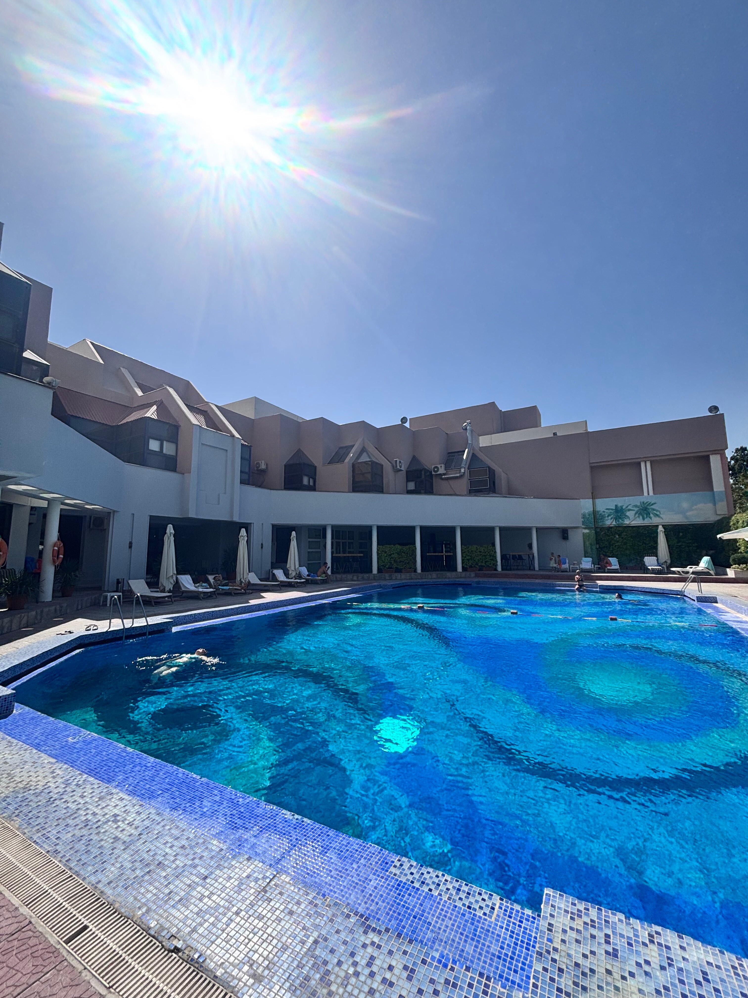 Фото отеля 2