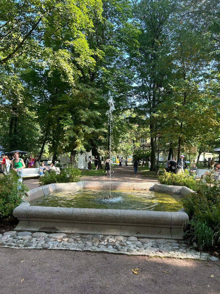 Madaniyat va istirohat bog‘i Italyanskiy Garden, Sankt‑Peterburg, foto