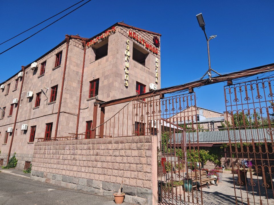 Фото отеля 2