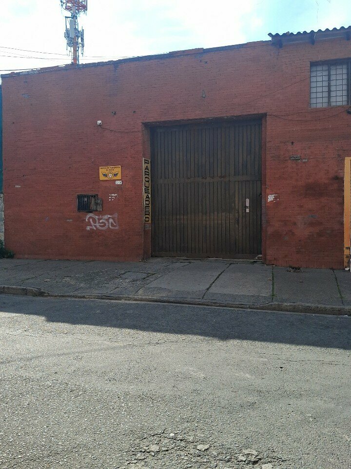 Vans and trailers Parking Lot, Cali, photo