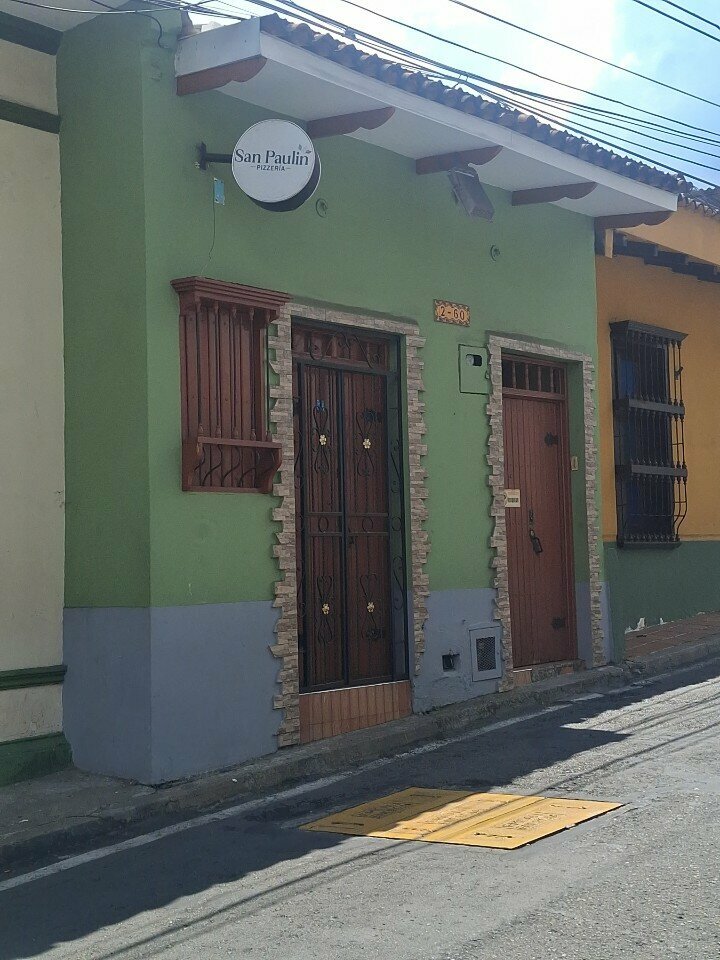 Pizzeria San Paulin Pizzería, Cali, photo