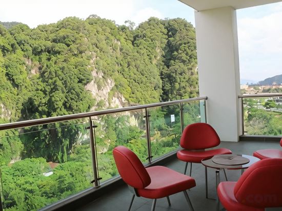 Фото Symphony Suites