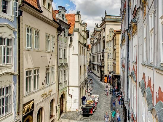 Фото 6 Continents Apartments by Adrez Living