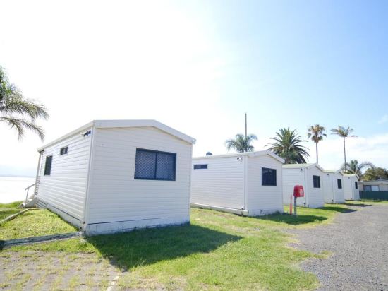 Фото Lakeside Inn Illawarra