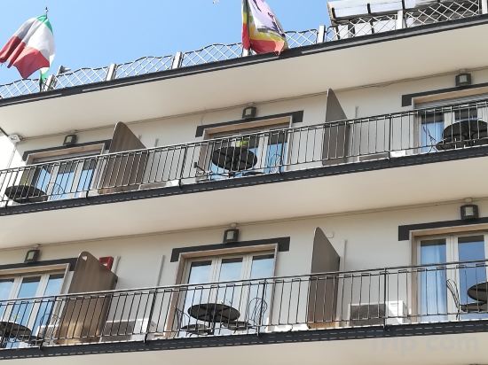 Фото Hotel Leopardi