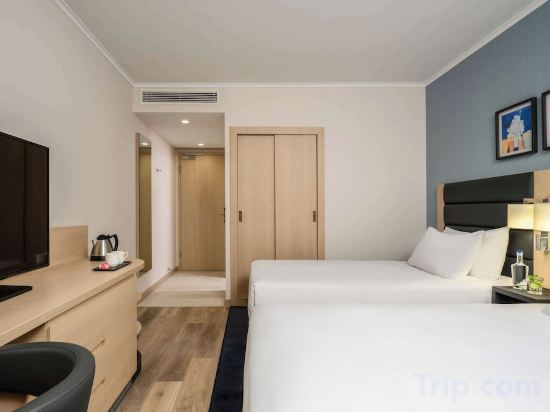 Фото Hilton Garden Inn Budapest City Centre