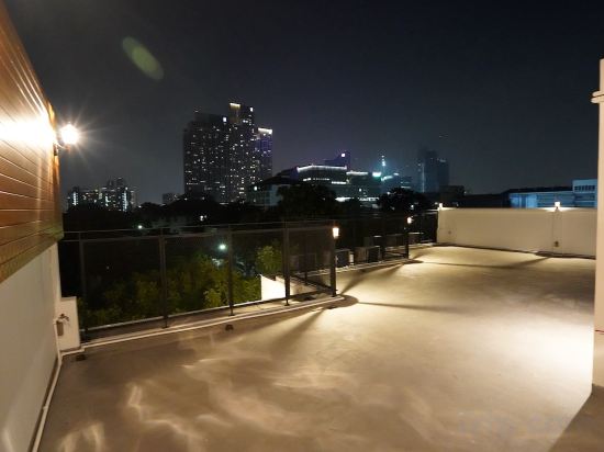 Фото Zen Master Hotel