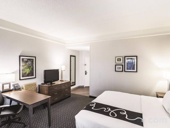 Фото La Quinta Inn & Suites by Wyndham Flagstaff