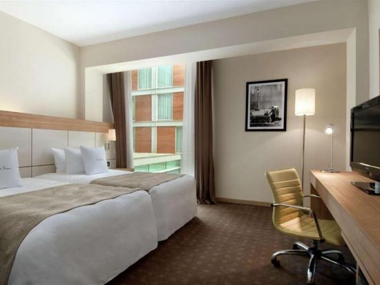 Фото DoubleTree by Hilton Milan