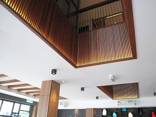 Фото Roxy Hotel Padungan