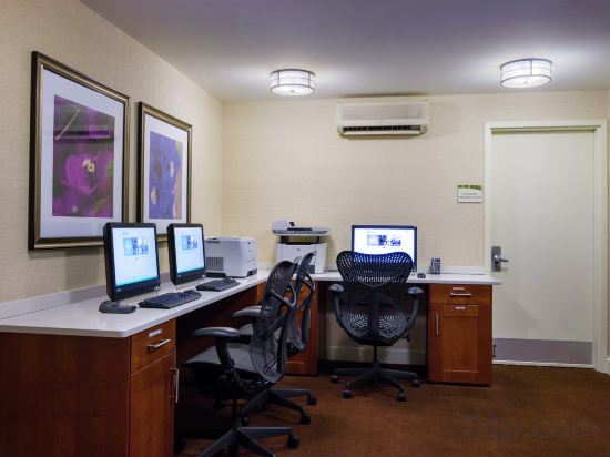 Фото Hilton Garden Inn Queens/JFK Airport