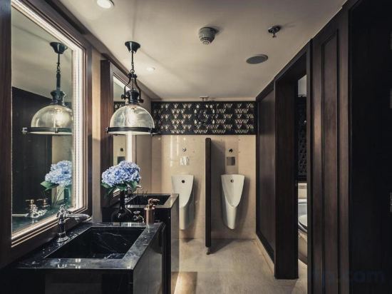 Фото Ayathorn Bangkok