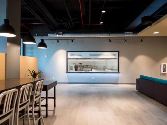 Фото Aloft New York LaGuardia Airport