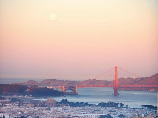 Фото Four Seasons Hotel San Francisco at Embarcadero