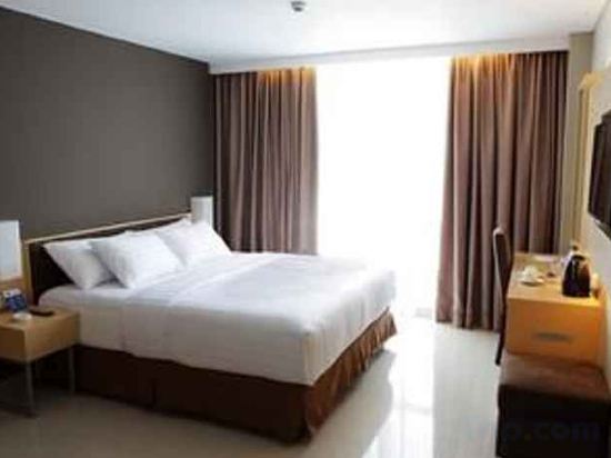 Фото Maestro Hotel Kota Baru