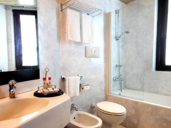 Фото Concorde Hotel