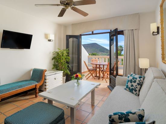 Фото Regency Country Club Apartments Suites