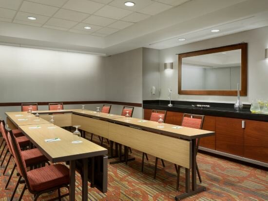 Фото Courtyard New York Manhattan/Upper East Side