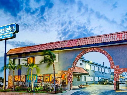 Гостиница Travelodge by Wyndham Lax в Эль Сегундо