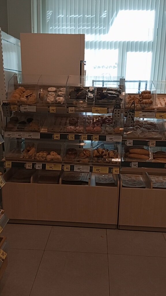 Supermarket Dixy, Lubercy, photo