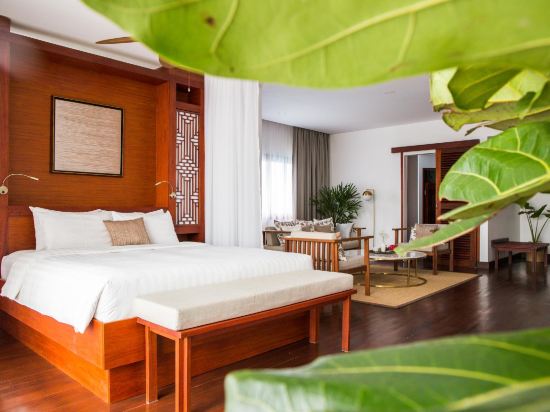 Фото Amanjaya Pancam Suites Hotel