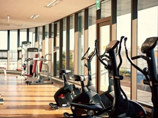 Фото Leeinstay Hotel