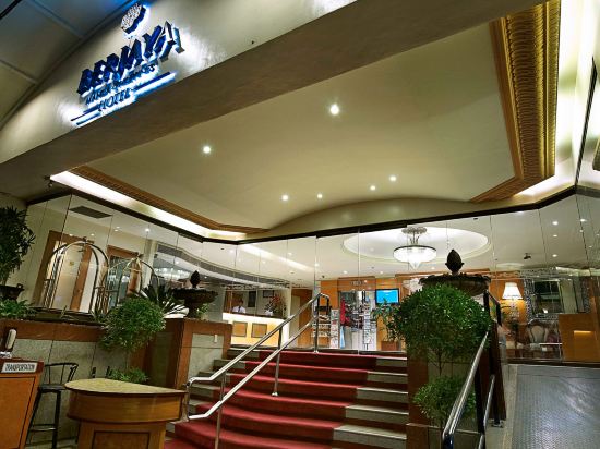 Фото Berjaya Makati Hotel