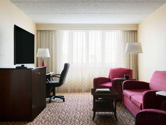 Фото Long Island Marriott