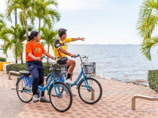 Фото Cholchan Pattaya Beach Resort