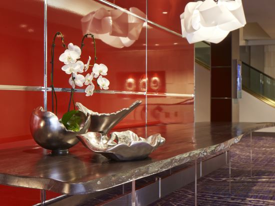 Фото Hilton Long Beach Hotel