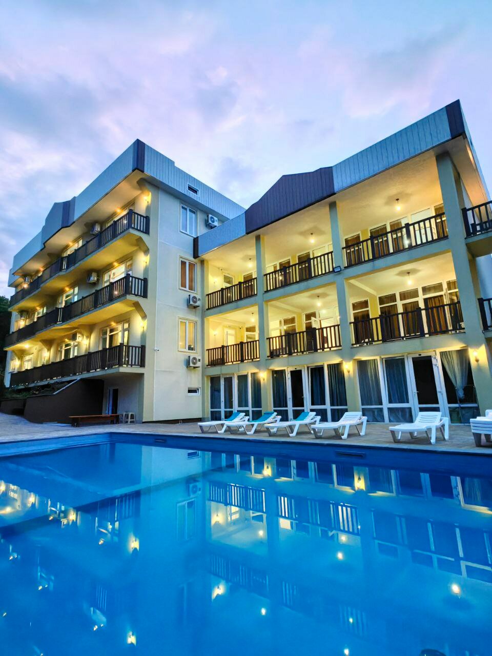 Фото отеля 1