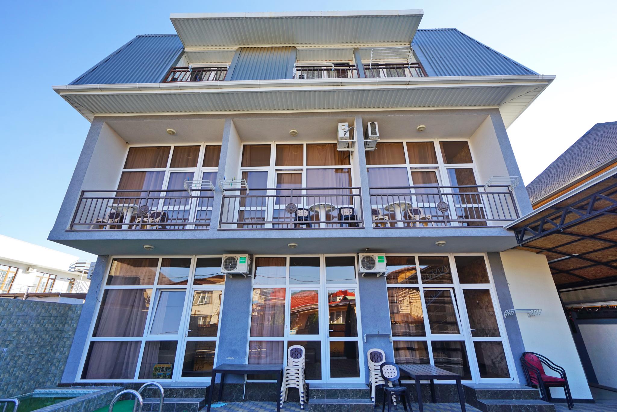 Фото отеля 1