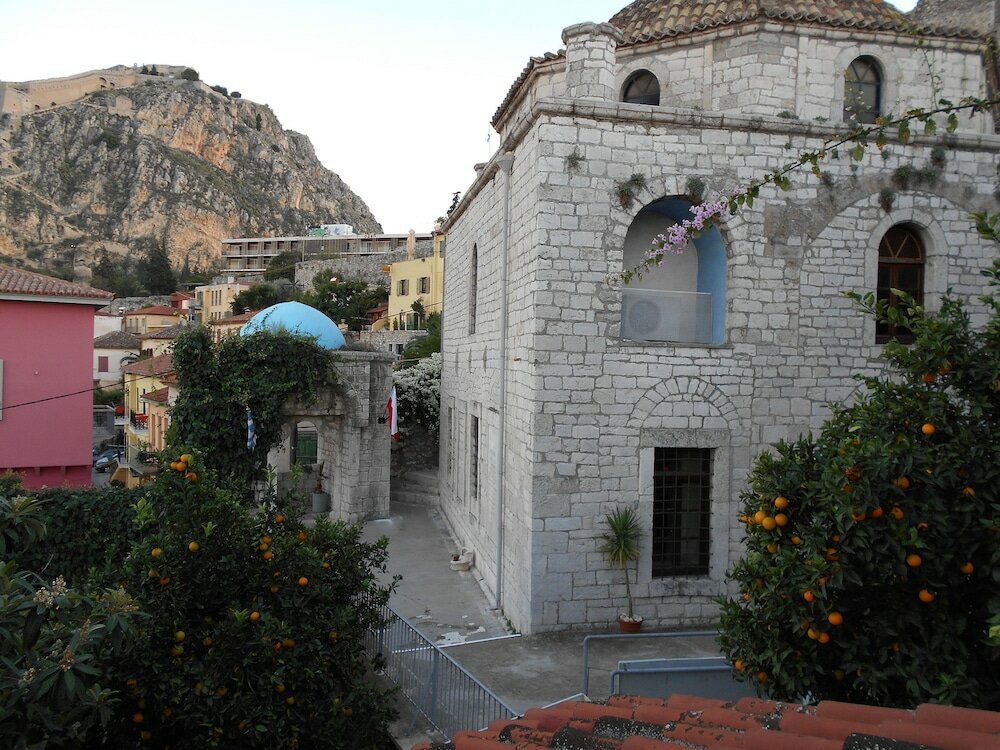 Фото Byron Hotel