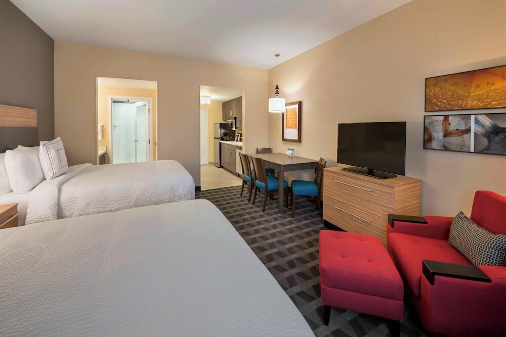 Hotel TownePlace Suites by Marriott Ottawa Kanata, Kanata, photo