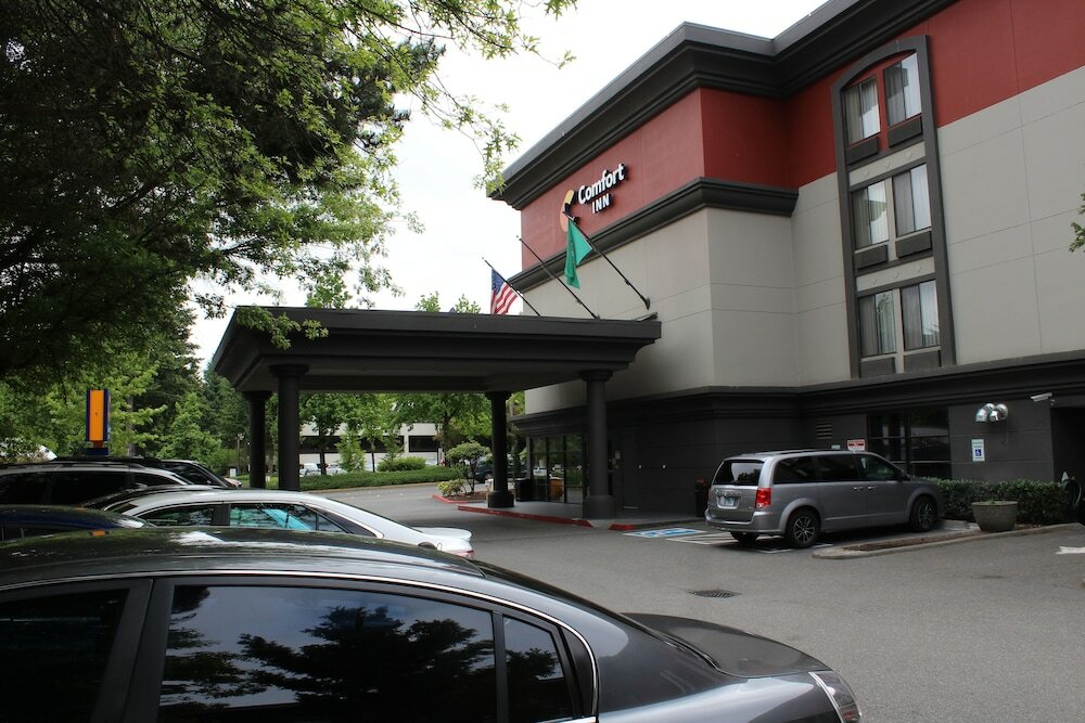 Фото Comfort Inn & Suites Sea-Tac Airport