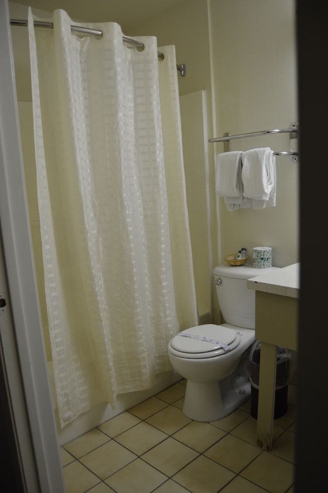 Фото Town House Motel