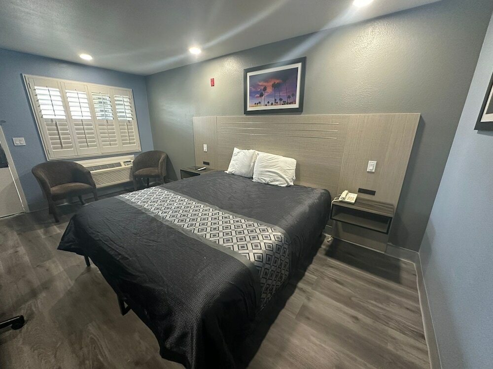 Фото Orange Tustin Inn