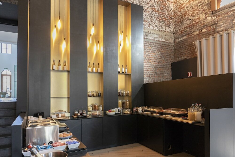 Фото Eburon Hotel - Different Hotels