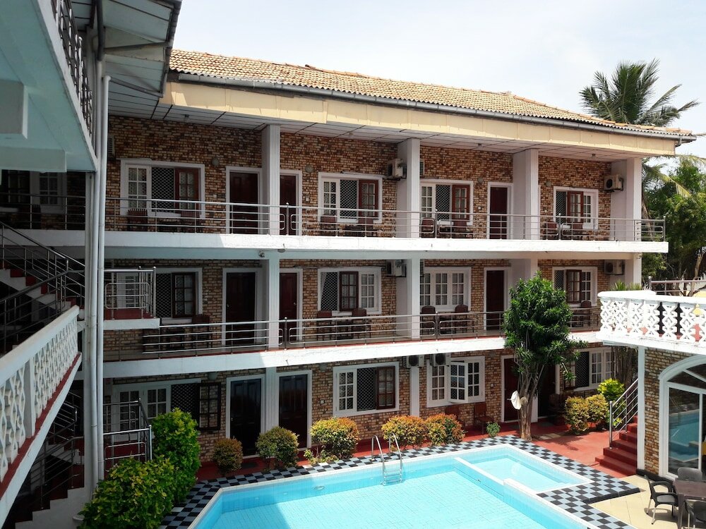 Фото Oasis Beach Resort