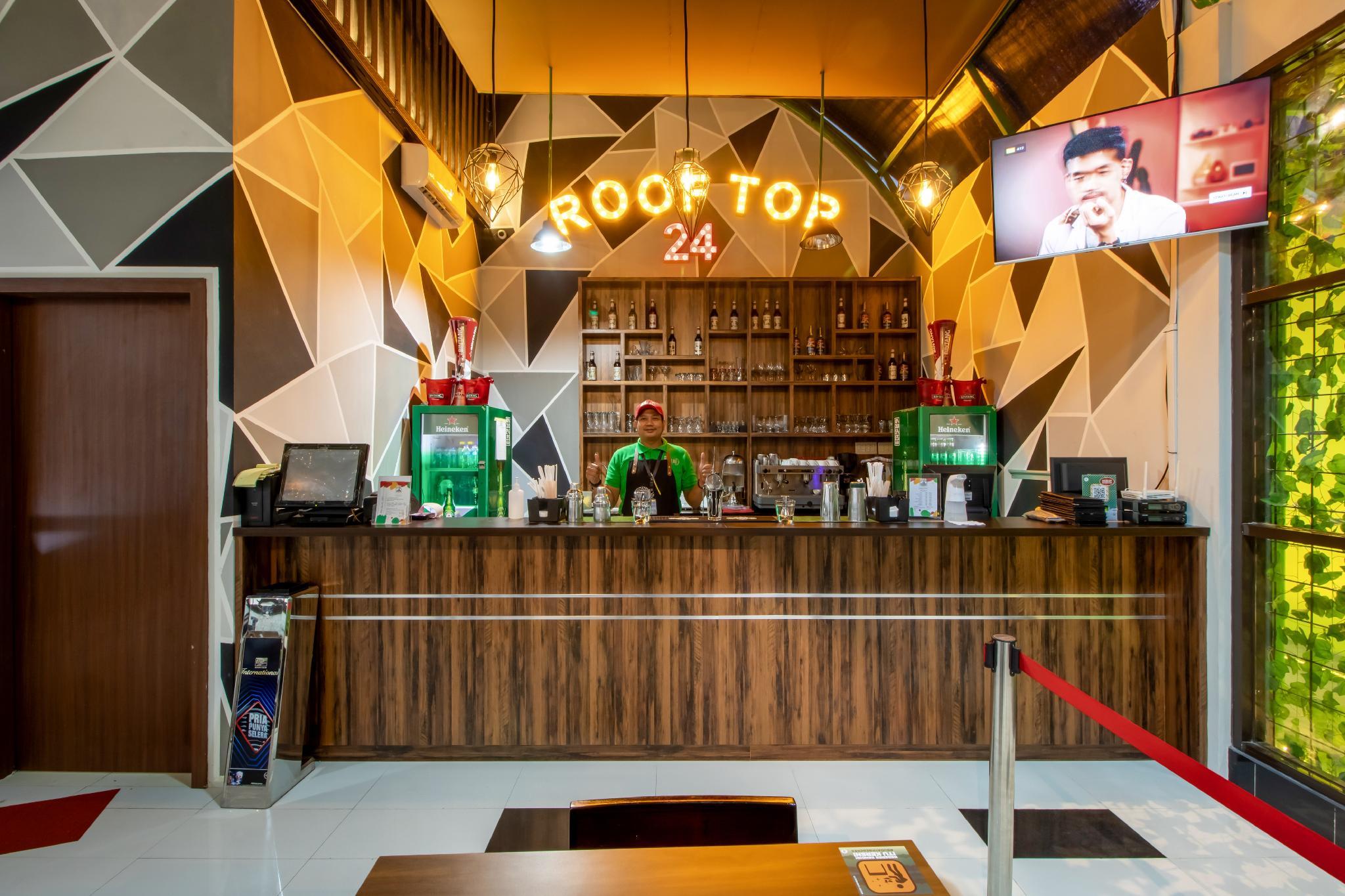 Фото De 80's Genteng Ijo