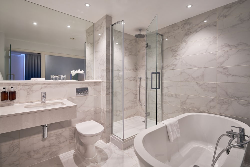 Фото The Cumberland London