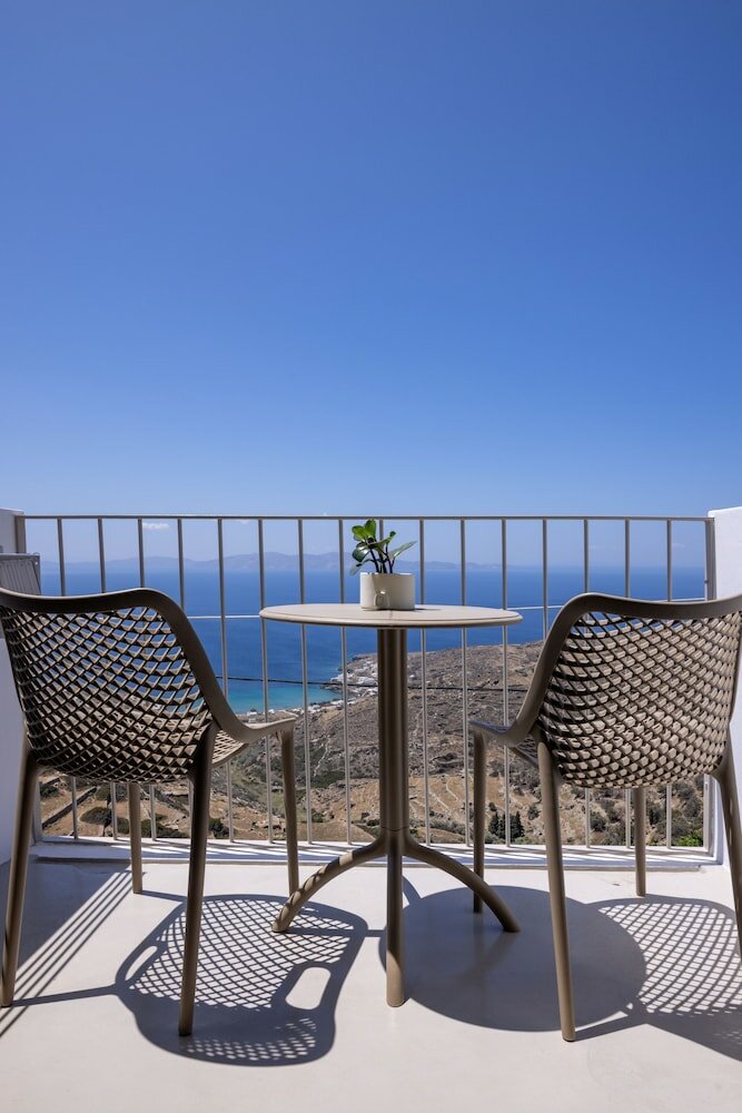 Фото Living Theros Luxury Suites