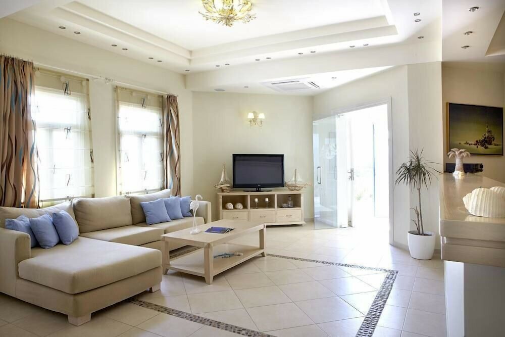 Фото Hotel Mediterranean