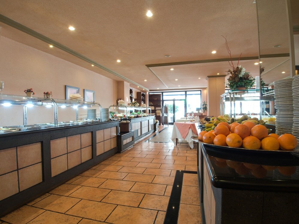 Фото Hotel Zentral Center Adults Only